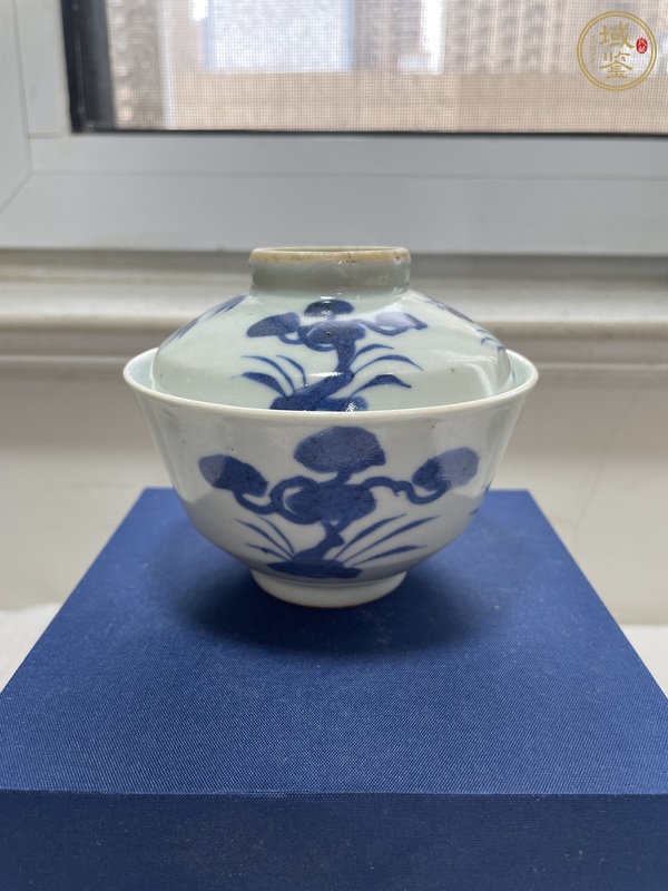 古玩陶瓷青花四君子圖蓋碗真品鑒賞圖