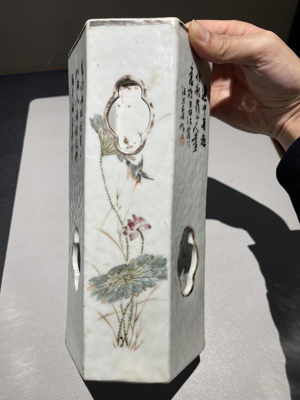 古玩陶瓷清代淺絳彩人物六方帽筒拍賣,當(dāng)前價(jià)格19999元