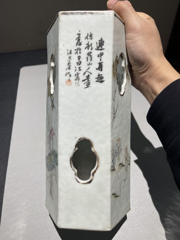 古玩陶瓷清代淺絳彩人物六方帽筒拍賣,當(dāng)前價(jià)格19999元