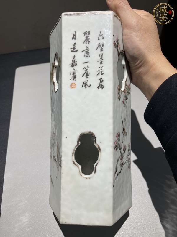 古玩陶瓷清代淺絳彩人物六方帽筒真品鑒賞圖