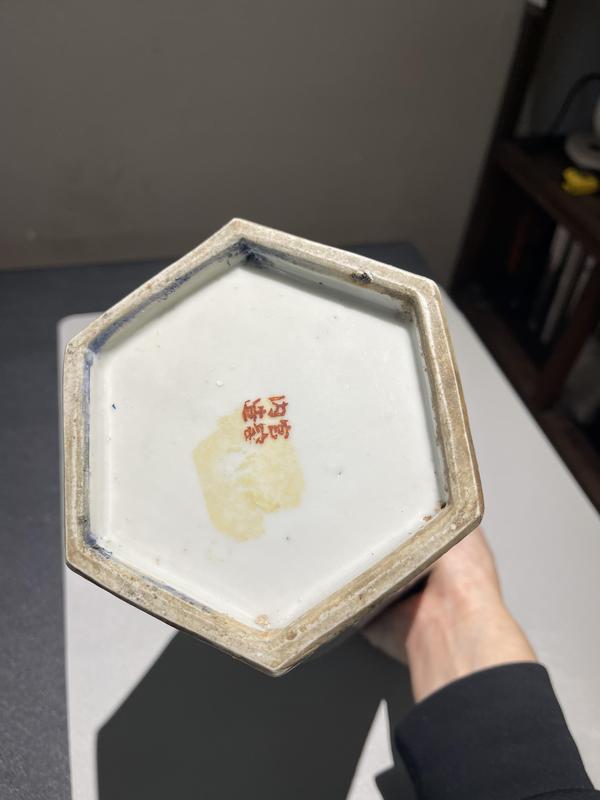 古玩陶瓷清代淺絳彩人物六方帽筒拍賣,當(dāng)前價(jià)格19999元