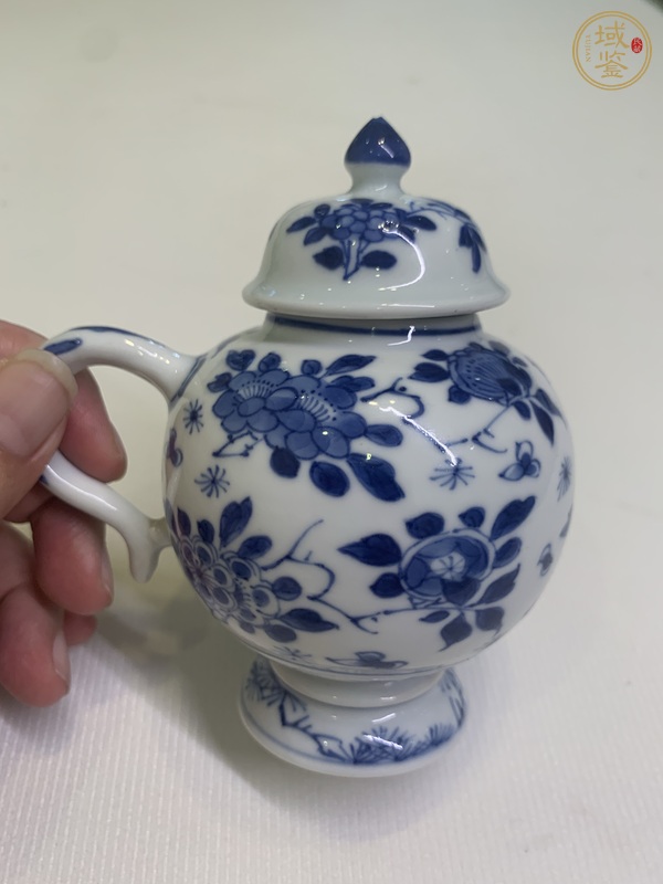 古玩陶瓷花卉紋青花器真品鑒賞圖