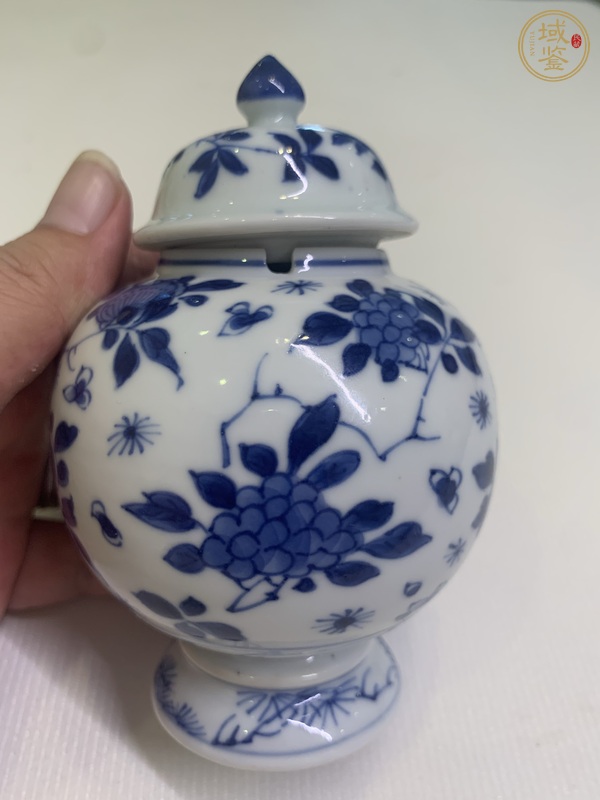 古玩陶瓷花卉紋青花器真品鑒賞圖