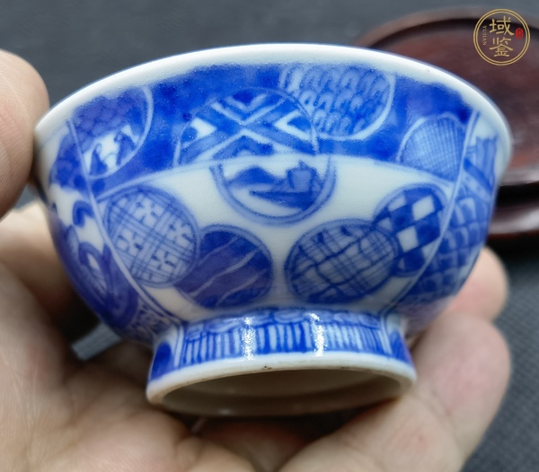 古玩陶瓷日本明治青花花卉紋茶碗真品鑒賞圖