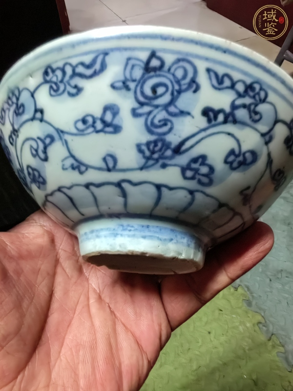 古玩陶瓷青花纏枝花紋碗真品鑒賞圖