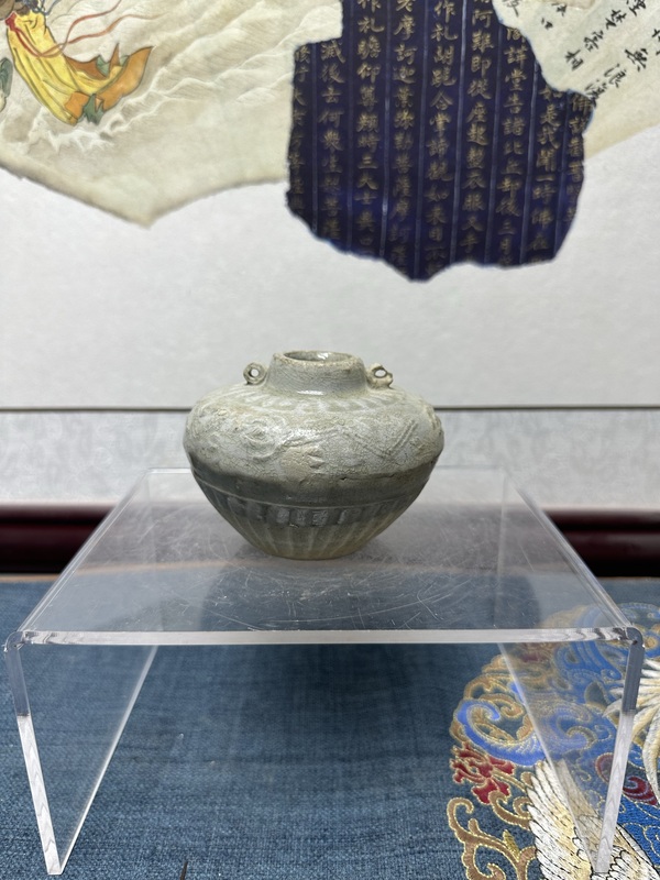 古玩陶瓷元代精品暗刻雙系水盂拍賣,當前價格1288元