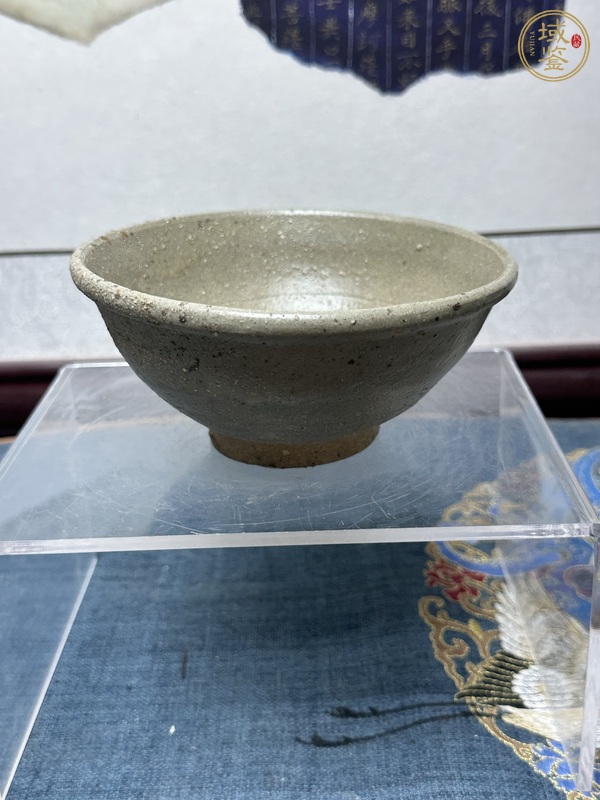 古玩陶瓷龍泉窯系青釉碗真品鑒賞圖