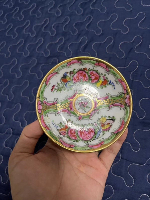 古玩陶瓷民國花鳥蝶紋廣彩盤(一對)拍賣,當(dāng)前價格680元