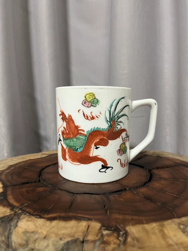 古玩陶瓷民國粉彩龍鳳紋把杯拍賣,當前價格450元