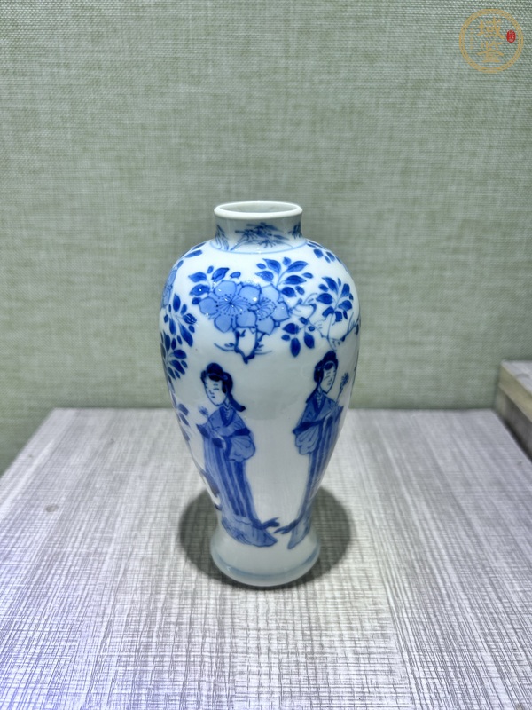 古玩陶瓷青花人物賞瓶真品鑒賞圖