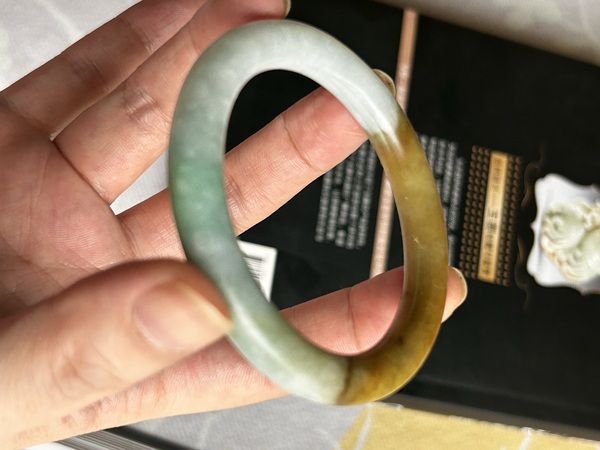 古玩玉器清代老翡翠手鐲黃加綠拍賣,當前價格12800元