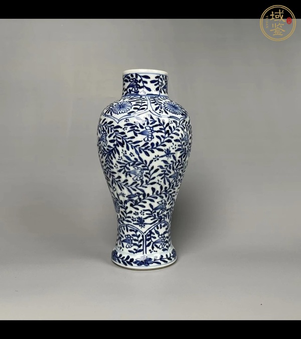 古玩陶瓷花卉紋青花瓶真品鑒賞圖