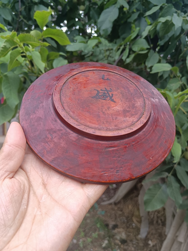 古玩陶瓷清晚期~紅釉木制盤子拍賣,當前價格0元