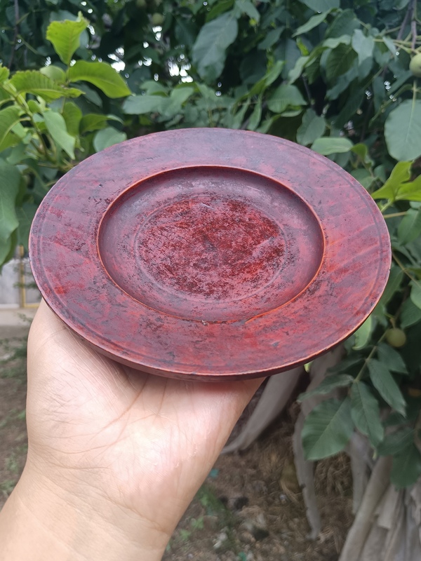 古玩陶瓷清晚期~紅釉木制盤子拍賣,當前價格0元