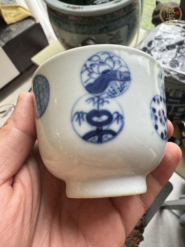 古玩陶瓷皮球花青花杯真品鑒賞圖