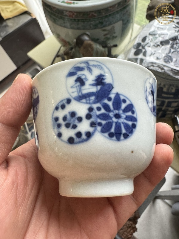 古玩陶瓷皮球花青花杯真品鑒賞圖