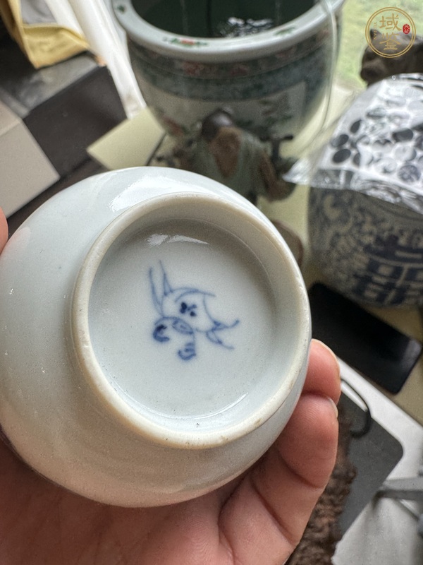 古玩陶瓷皮球花青花杯真品鑒賞圖