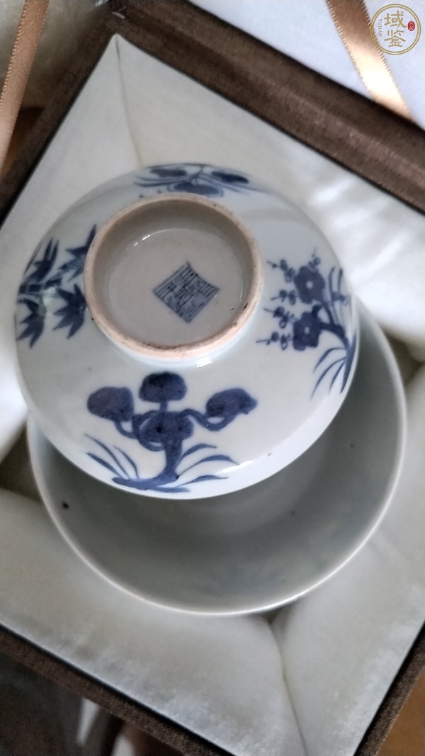 古玩轉(zhuǎn)賣大清嘉慶年制款青花蓋碗拍賣,當(dāng)前價(jià)格220元