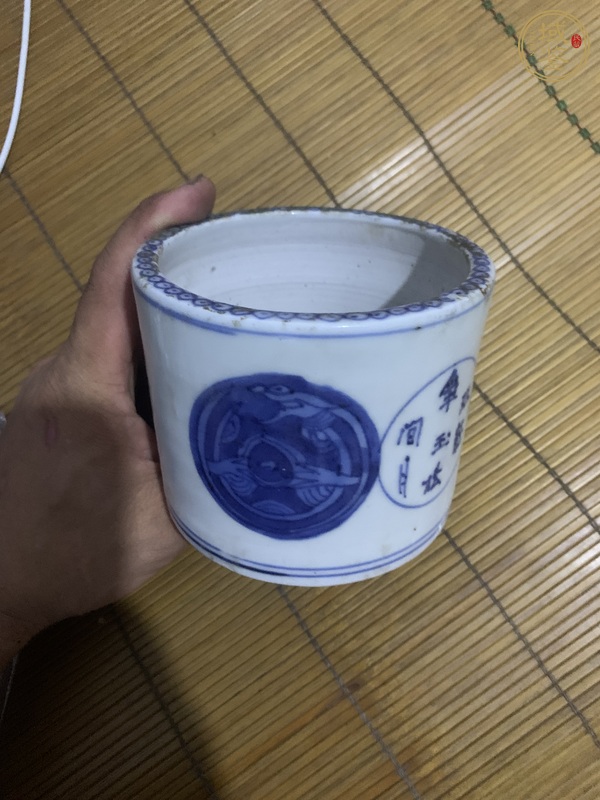 古玩陶瓷青花筆筒真品鑒賞圖