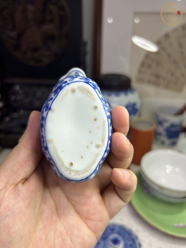 古玩陶瓷青花纏枝蓮紋硯滴真品鑒賞圖