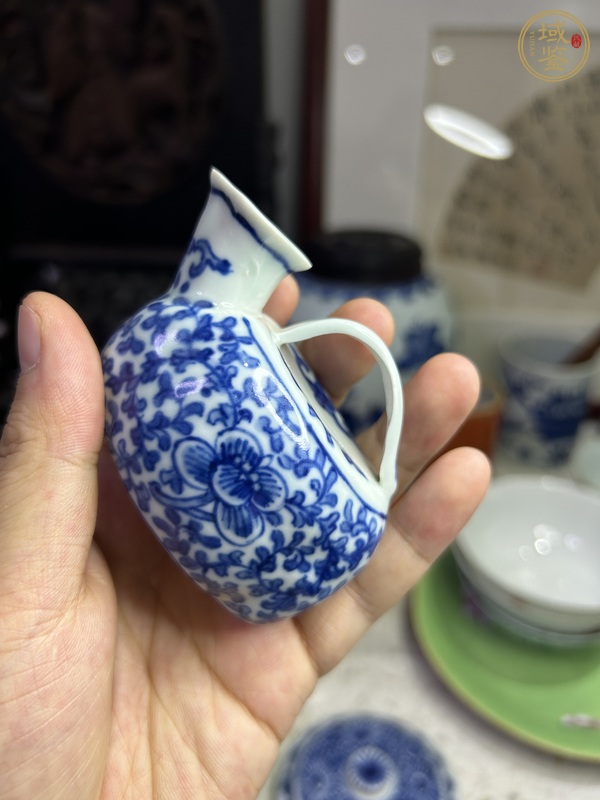 古玩陶瓷青花纏枝蓮紋硯滴真品鑒賞圖