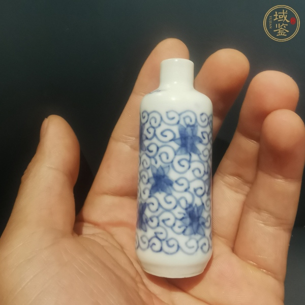 古玩陶瓷青花萱草紋鼻煙壺真品鑒賞圖