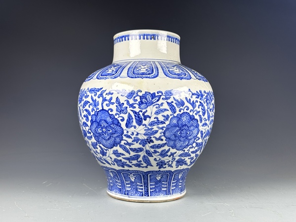 古玩陶瓷晚清青花纏枝寶相花紋尊拍賣,當(dāng)前價(jià)格13800元