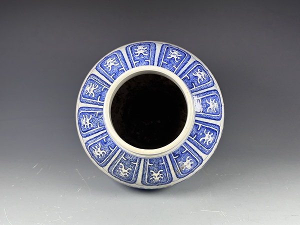 古玩陶瓷晚清青花纏枝寶相花紋尊拍賣,當(dāng)前價(jià)格13800元