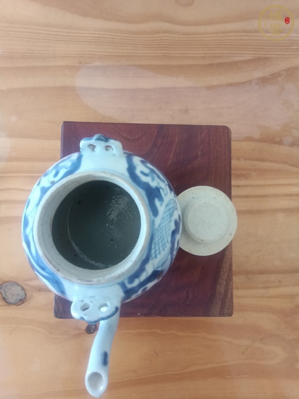 古玩陶瓷青花海水龍紋茶壺真品鑒賞圖