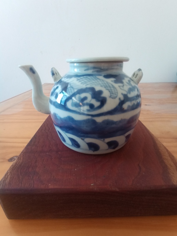 古玩陶瓷清中期.青花海水龍紋茶壺2900拍賣,當前價格2900元