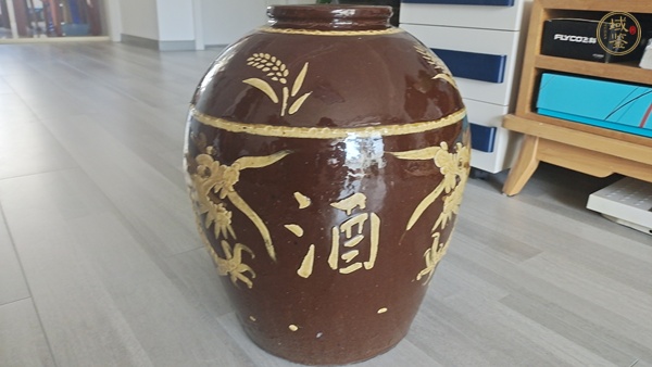 古玩陶瓷創(chuàng)匯期至80.90年代貼塑龍紋酒壇真品鑒賞圖