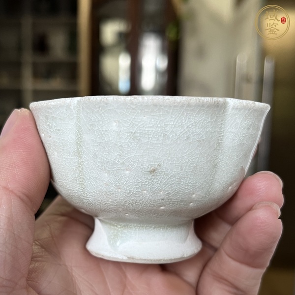 古玩陶瓷青白釉花口杯真品鑒賞圖