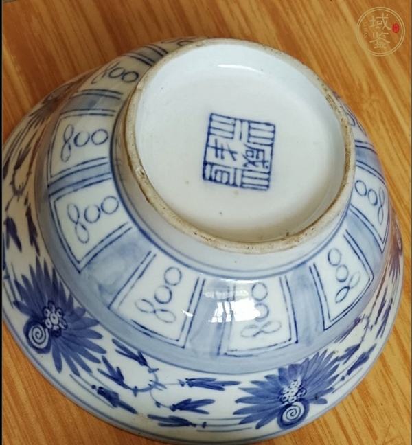 古玩陶瓷青花纏枝花紋碗真品鑒賞圖