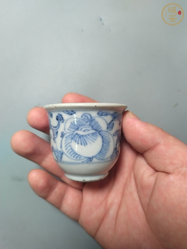 古玩陶瓷青花纏枝花紋杯真品鑒賞圖