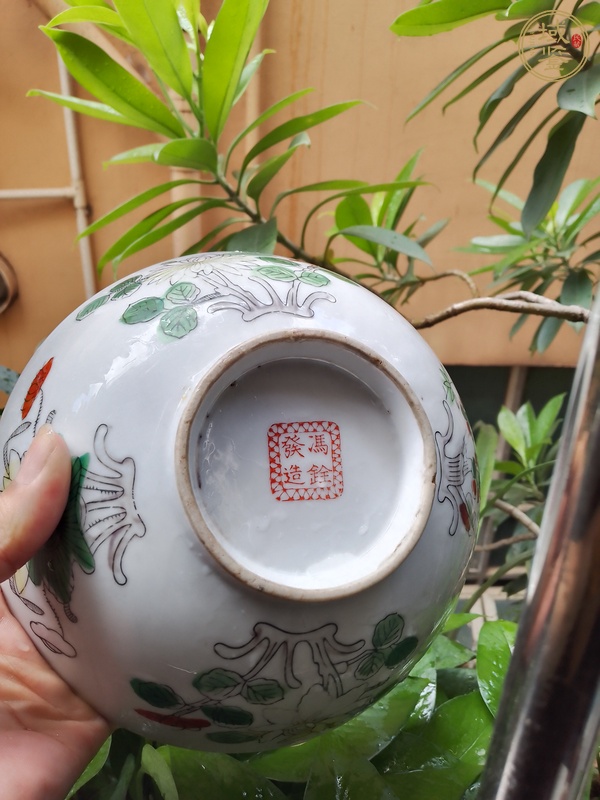 古玩陶瓷粉彩四季花卉紋大碗真品鑒賞圖