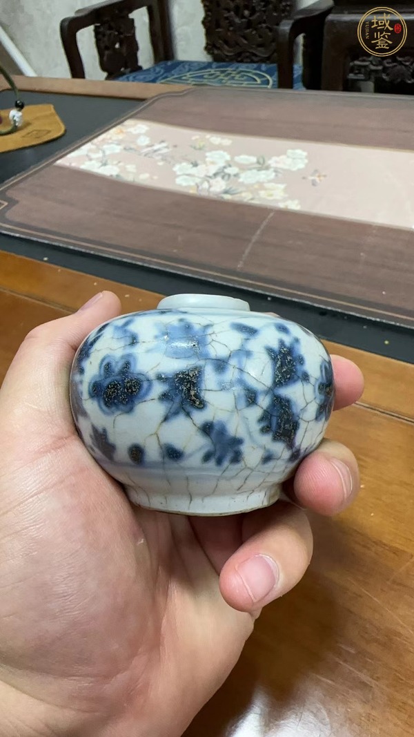 古玩陶瓷花卉紋青花罐真品鑒賞圖