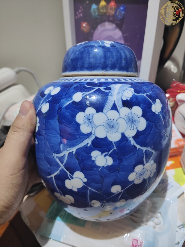 古玩陶瓷青花留白冰梅紋蓋罐真品鑒賞圖