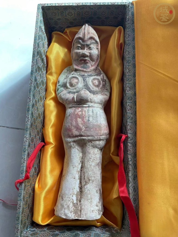 古玩陶瓷三彩武士陶俑真品鑒賞圖