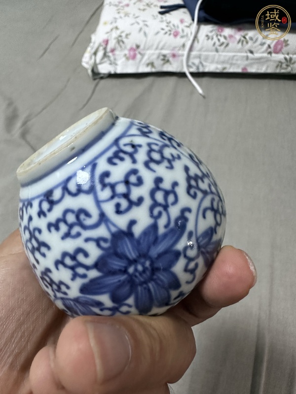 古玩陶瓷花卉紋青花水盂真品鑒賞圖