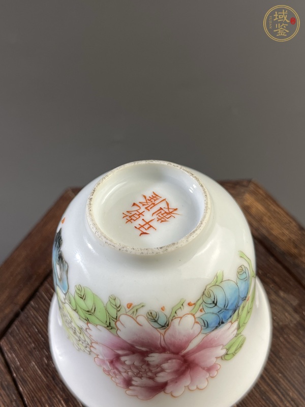 古玩陶瓷粉彩花卉杯真品鑒賞圖