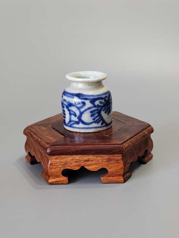 古玩陶瓷青花纏枝花紋水盂拍賣,當(dāng)前價(jià)格188元
