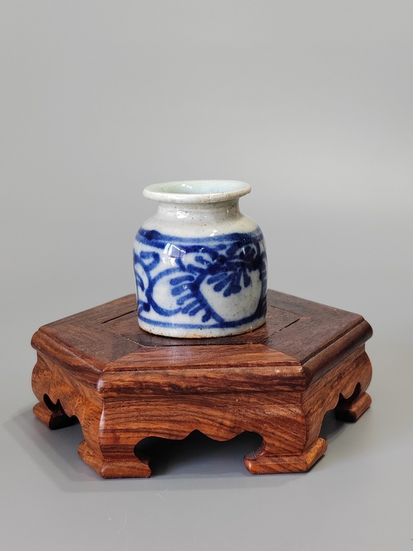 古玩陶瓷青花纏枝花紋水盂拍賣,當(dāng)前價(jià)格188元