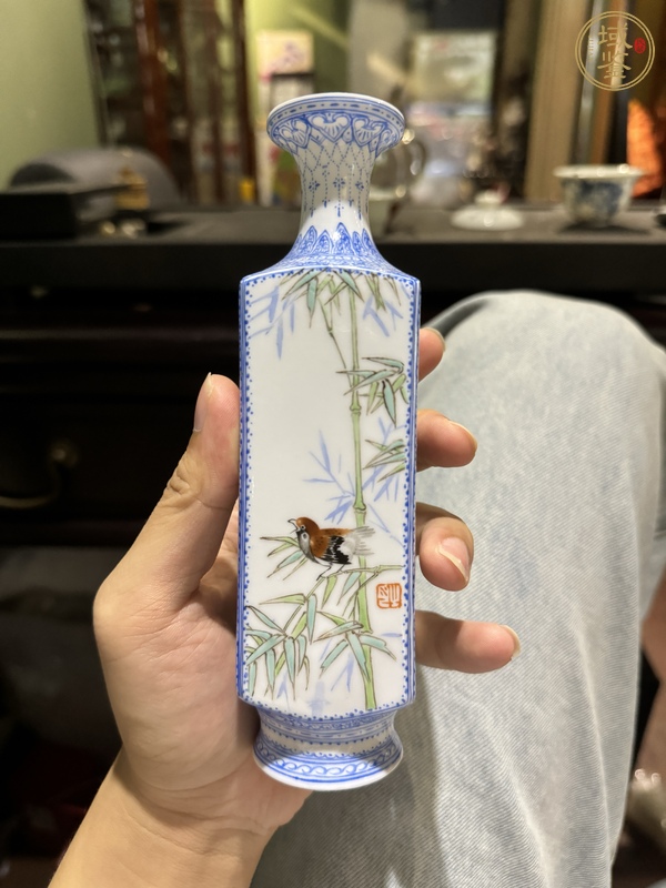 古玩陶瓷粉彩花鳥紋薄胎瓶真品鑒賞圖