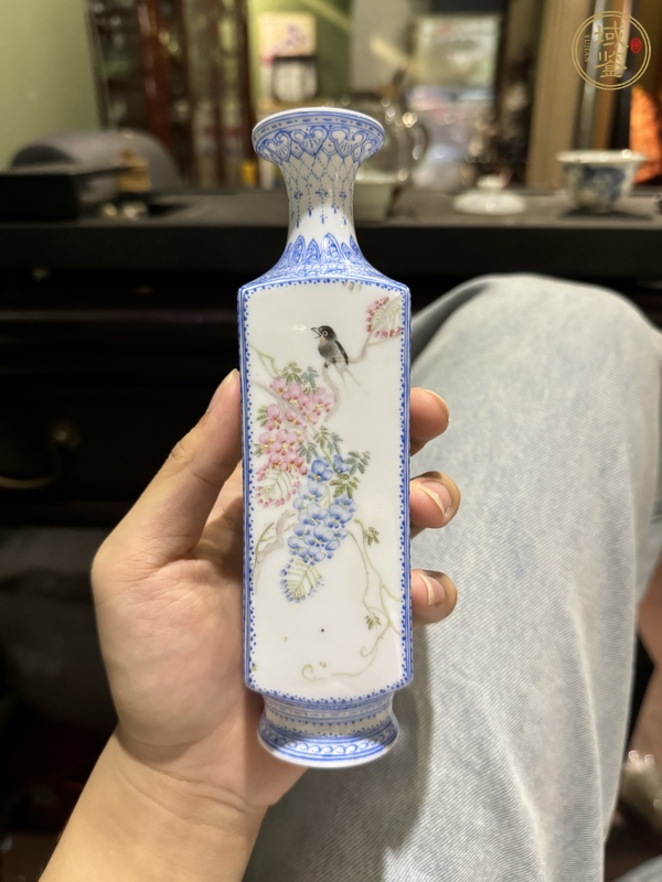 古玩陶瓷粉彩花鳥紋薄胎瓶真品鑒賞圖