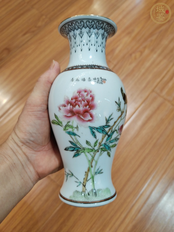 古玩陶瓷粉彩花鳥觀音瓶真品鑒賞圖