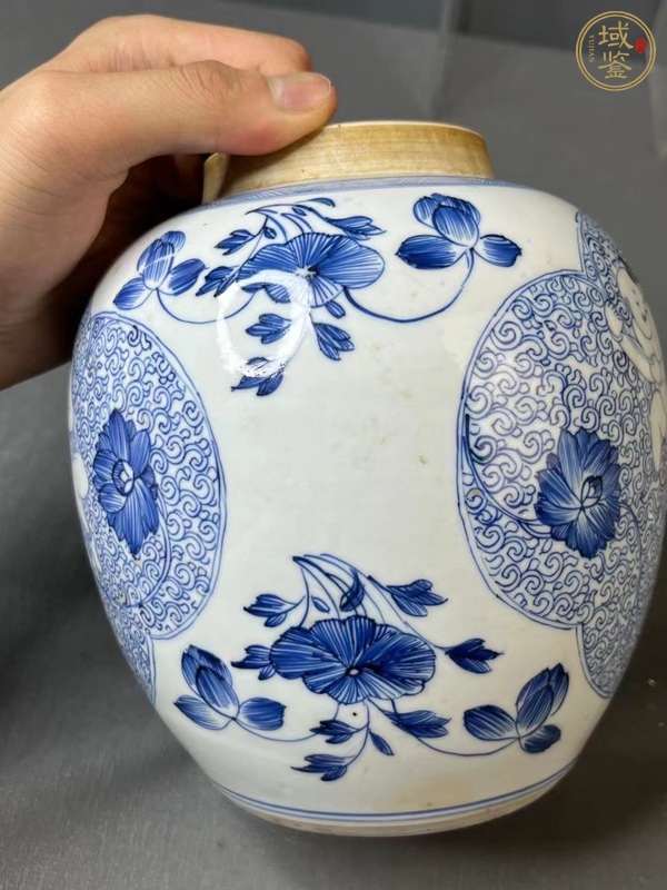 古玩陶瓷青花開窗雙蓮?fù)蛹y蓋罐真品鑒賞圖