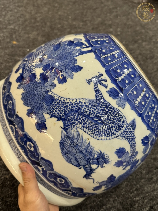 古玩陶瓷青花龍紋缸真品鑒賞圖