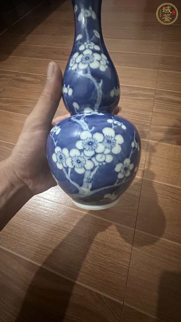 古玩陶瓷康熙年制款青花留白梅紋葫蘆瓶真品鑒賞圖