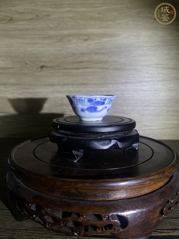 古玩陶瓷青花松鼠葡萄紋花口杯 真品鑒賞圖