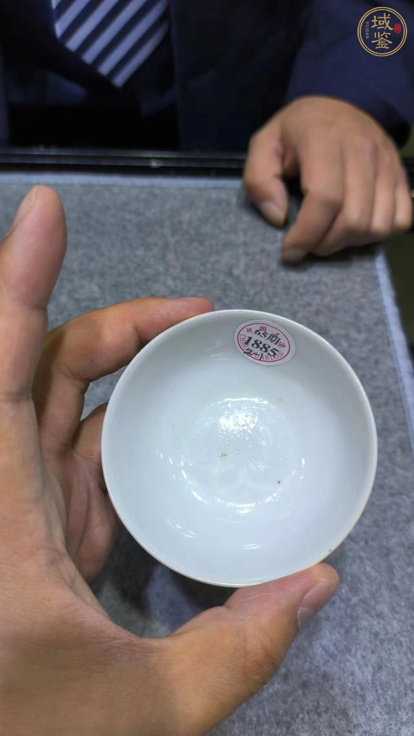 古玩陶瓷清光緒青花纏枝蓮紋臥足杯真品鑒賞圖